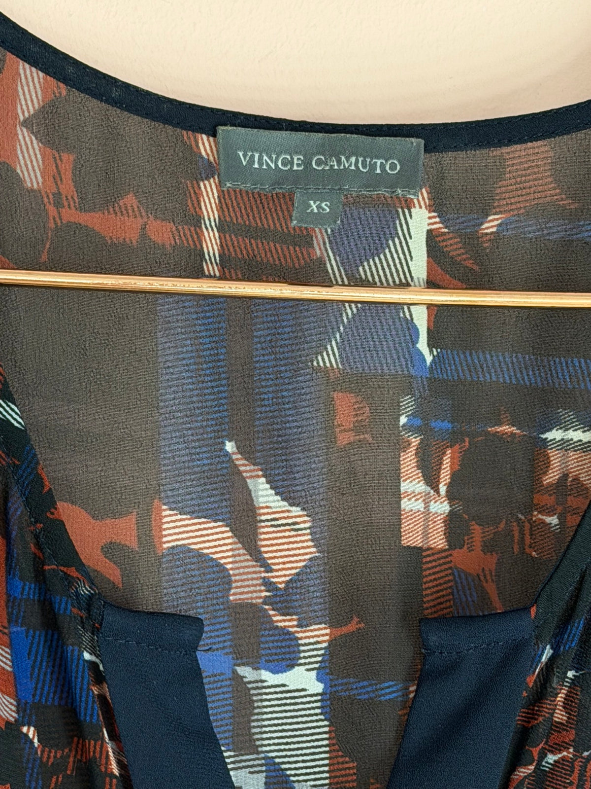 Vince Camuto size XS garment tag