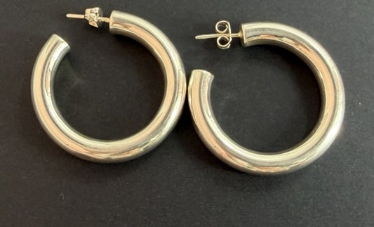 Polished classic smooth thick hoop earrings