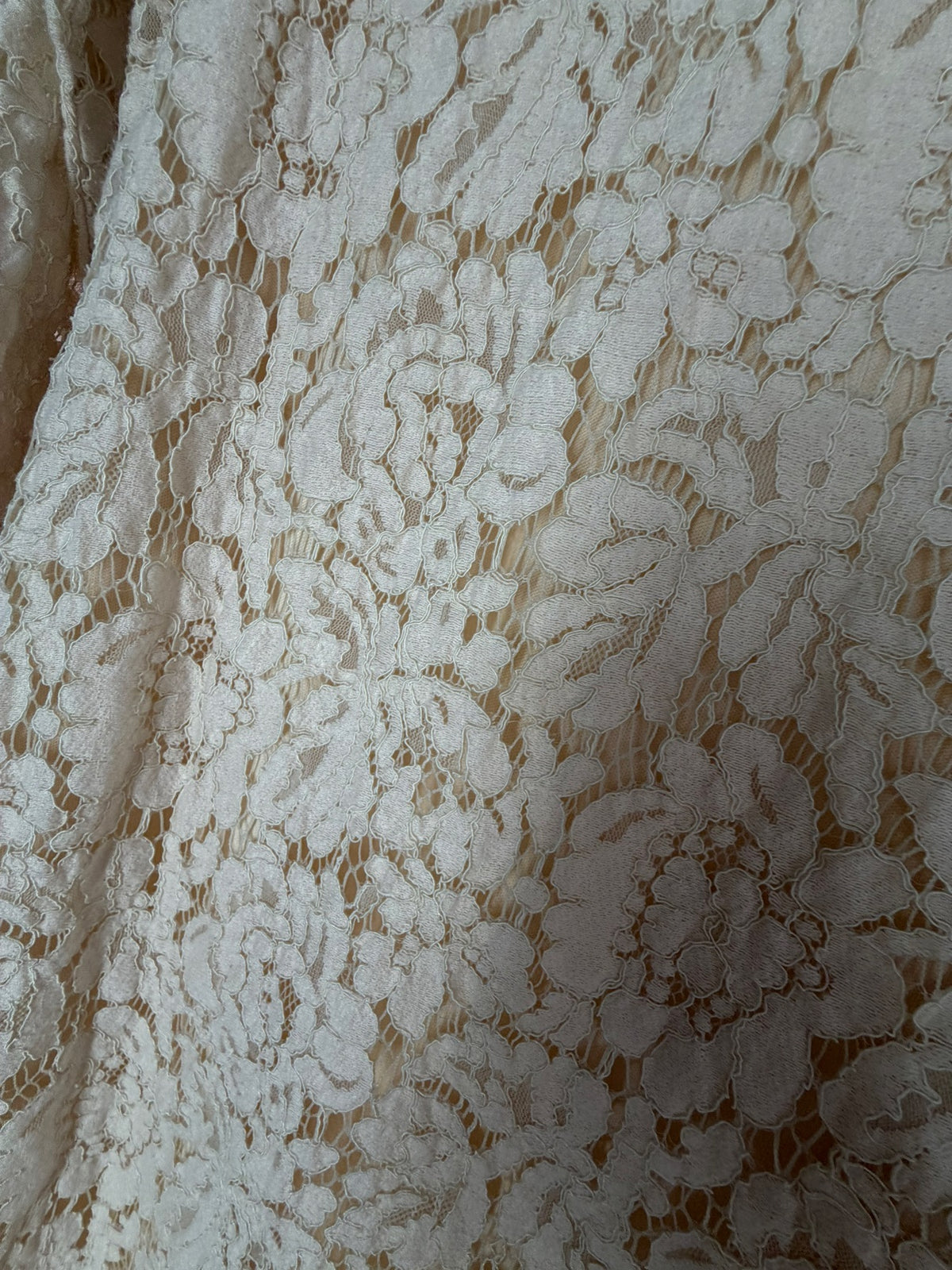 Wrangler cream lace dress, lace skirt detail