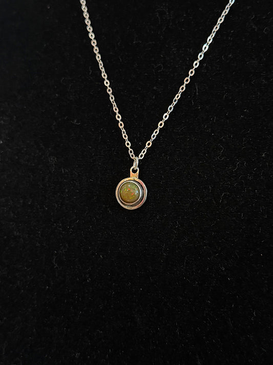 Front view of DM04 Ethiopian Fire Opal Pendant Necklace