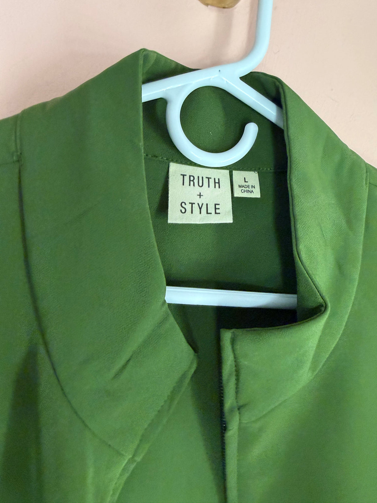 Truth + Style brand label close-up at the collar, size L