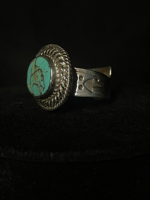Turquoise buffalo ring — back view of the classic sterling silver band and the rope edge of the bezel